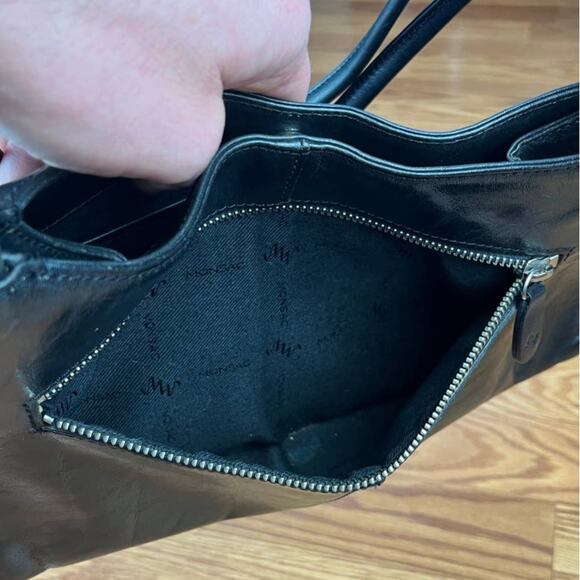 Monsac Original Black Leather Small Shoulder Bag - Picture 5 of 11